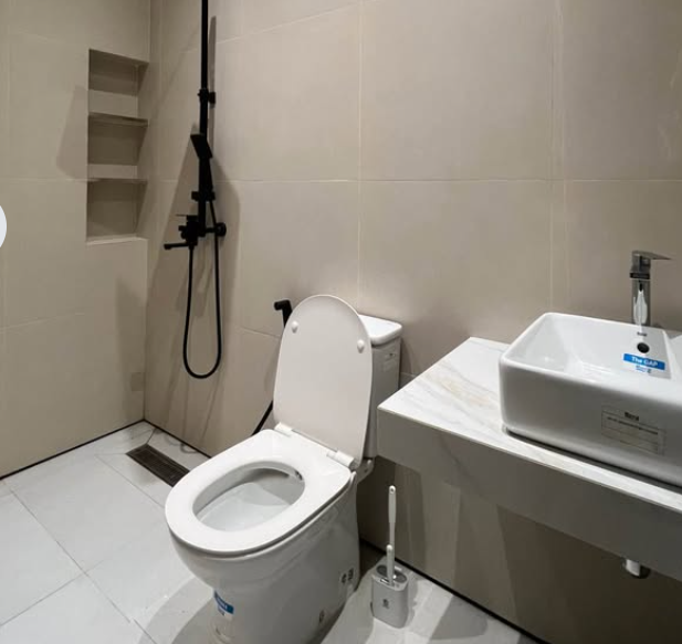 Rumah Modern 2 Lantai Dekat Ulee Lheue Banda Aceh